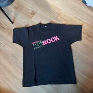 Vintage guitar strings tee